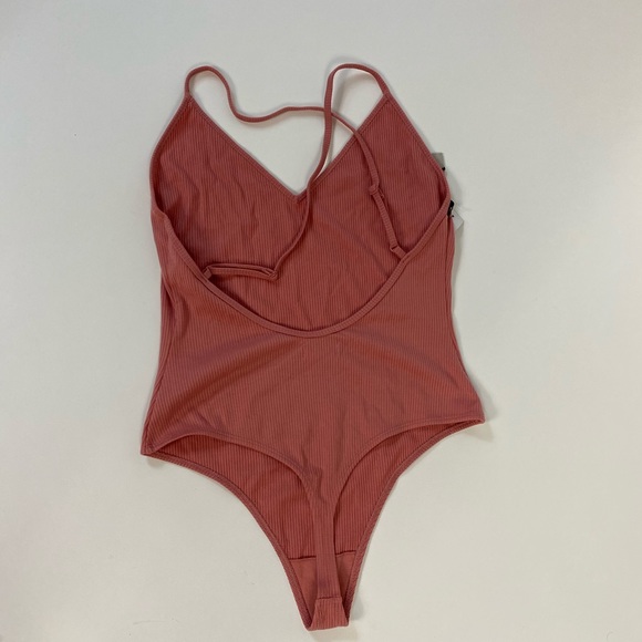 ARITZIA Community SCOOP BACK BODYSUIT TICKLED CORAL NEW Large - Picture 11 of 12